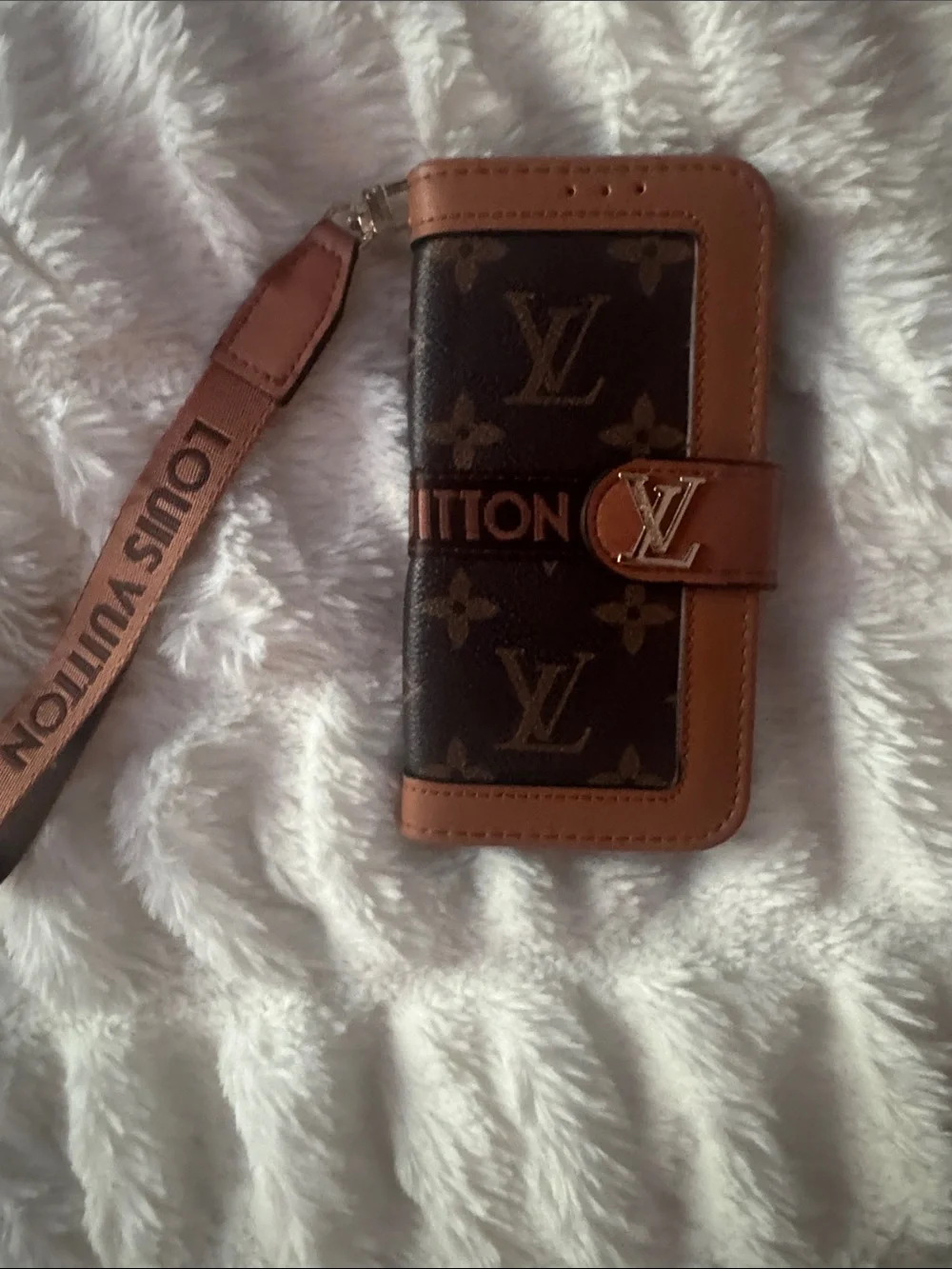Louis Vuitton Brown & Tan Monogram Wristlet Phone Case Due New Leather.